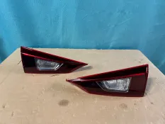 Фонарь внутренний Mazda 3 BM 2016-2019 BPW9513F0, правый