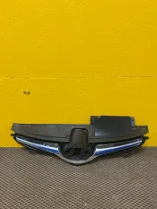 Решетка радиатора Hyundai Elantra 2014-2016 JH02ELT13007