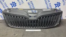 Решетка радиатора Skoda Rapid 2013 5JA8536689B9