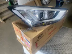 Фара Hyundai Santa Fe 3 2012 921022W126, правая