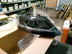Фара галоген Kia Sorento 2 2012-2021 921022P550, правая