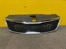 Решетка радиатора Kia Rio 2011-2015 JH0315K20070