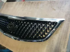 Решетка радиатора Kia Sportage 3 2014 863503U500