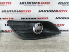 Решетка ПТФ передняя левая Ford Focus 2 ХЕТЧБЭК 5D