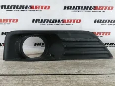 Решетка ПТФ передняя левая Ford Focus 2 ХЕТЧБЭК 5D