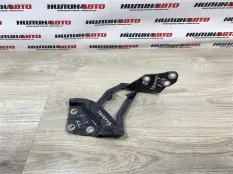 Петля капота левая Touareg 1 7L6823301B