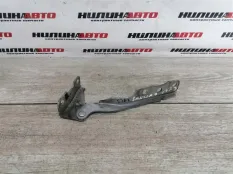 Петля капота правая Lancer 9 MN126934