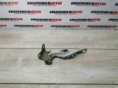 Петля капота левая Avensis 2 T250 5342005060