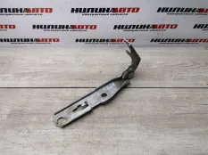 Петля капота левая Audi A4 B7 8E0823301E