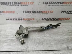 Петля капота правая Mazda 6 GG GJ6A52410