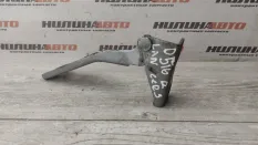 MN126934 Петля капота правая Lancer 9