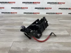13136384 Корпус блока предохранителей Opel Astra H