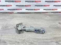 Петля капота левая Kia Sorento 1