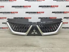 Решетка радиатора Mitsubishi Outlander 2 XL