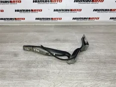 Петля капота правая Peugeot 308