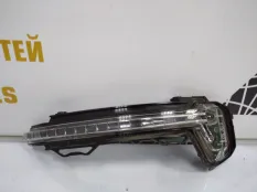 Повторитель поворота в зеркало Volkswagen Tiguan 2016-2020 5NA949101A 2 AD1 ДО РЕСТАЙЛИНГ, левый