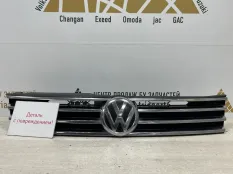 Решетка радиатора Volkswagen Touareg 2014-2018 7P6853651L 2 7P5 РЕСТАЙЛИНГ
