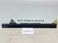 Молдинг двери BMW X1 2015-2019 51137352091 F48, передний левый