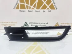 Решетка в бампер Volkswagen Passat 2014-2020 3G0853666 B8 3G1 ДО РЕСТАЙЛИНГ