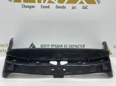 Дефлектор радиатора верхний BMW X5 2019-2023 51747421675 G05