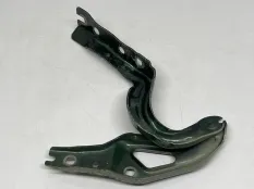 Петля капота Skoda Karoq 2017-2021 57A823302 1 NU7 ДО РЕСТАЙЛИНГ, правая