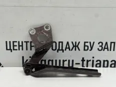 Петля капота Skoda Yeti 2009-2014 5L0823302E 1 5L6 ДО РЕСТАЙЛИНГ, левая