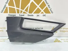 Накладка противотуманной фары Volkswagen Tiguan 2016-2020 5NA853212A 2 AD1 ДО РЕСТАЙЛИНГ, передняя правая