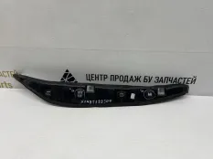 Уплотнитель кузова BMW 6 2017-2020 51487393304 G32, правый