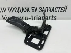 Крюк замка капота Audi A4 2011-2015 8T0823480 8K2 B8 РЕСТАЙЛИНГ