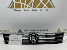 Решетка радиатора Volkswagen Tiguan 2016-2020 5NA853653 2 AD1 ДО РЕСТАЙЛИНГ