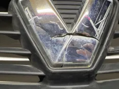 Решетка радиатора Renault Logan 2014-2018 623107605R 2 L8 ДО РЕСТАЙЛИНГ