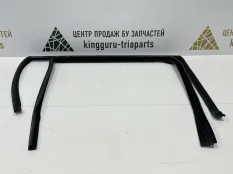 Уплотнитель стекла двери BMW X5 2013-2018 51357289668 F15, задний правый