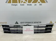 Решетка радиатора Volkswagen Tiguan 2016-2020 5NA853653 2 AD1 ДО РЕСТАЙЛИНГ