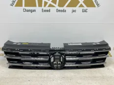 Решетка радиатора Volkswagen Tiguan 2016-2020 5NA853653 2 AD1 ДО РЕСТАЙЛИНГ