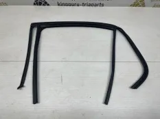 Уплотнитель стекла BMW 3 2011-2016 51357414533 F30 ДО РЕСТАЙЛИНГ, задний левый
