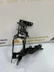 Кронштейн под фару левый BMW X5 2019 51647421709 G05, передний левый