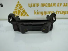 Кронштейн панели Skoda Octavia 2019 5E1863377 A7 РЕСТ 1.6