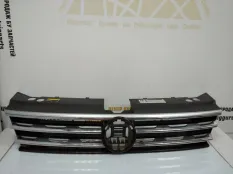 Решетка радиатора Volkswagen Tiguan 2016-2020 5NA853653 2 AD1 ДО РЕСТАЙЛИНГ