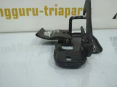 Крюк замка капота Volkswagen Passat CC 2012-2017 3C8823480A 1 РЕСТАЙЛИНГ 358