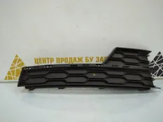 Решетка бампера Skoda Octavia 2017-2020 5E0807682C A7 5E3 РЕСТАЙЛИНГ, правая