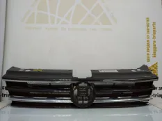 Решетка радиатора Volkswagen Tiguan 2016-2020 5NA853653 2 AD1 ДО РЕСТАЙЛИНГ