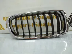 Решетка радиатора BMW 3 2015-2020 51137255412 F30 РЕСТАЙЛИНГ, правая