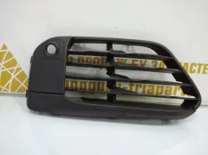 Решетка бампера BMW X1 2015-2019 51117453979 F48, левая