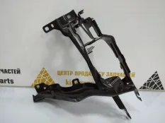 Кронштейн фары BMW X5 2019-2023 51647421710 G05, правый