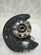 Поворотный кулак со ступицей Skoda Octavia 2019 5Q0407254A A7 РЕСТ 1.6, передний правый