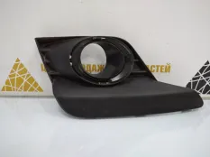 Решетка противотуманной фары Renault Logan Stepway 2018-2023 261A37637R 2 L8_ ДО РЕСТАЙЛИНГ, левая