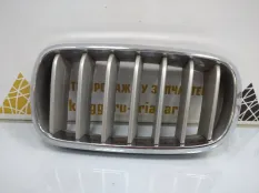 Решетка радиатора BMW X5 2013-2018 7316075 F15, левая