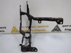 Кронштейн фары BMW X5 2019-2023 51647421709 G05, левый