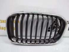 Решетка радиатора BMW 1 2015-2017 51137371747 F20 РЕСТАЙЛИНГ, левая