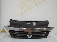 Решетка радиатора Renault Laguna 978180002R